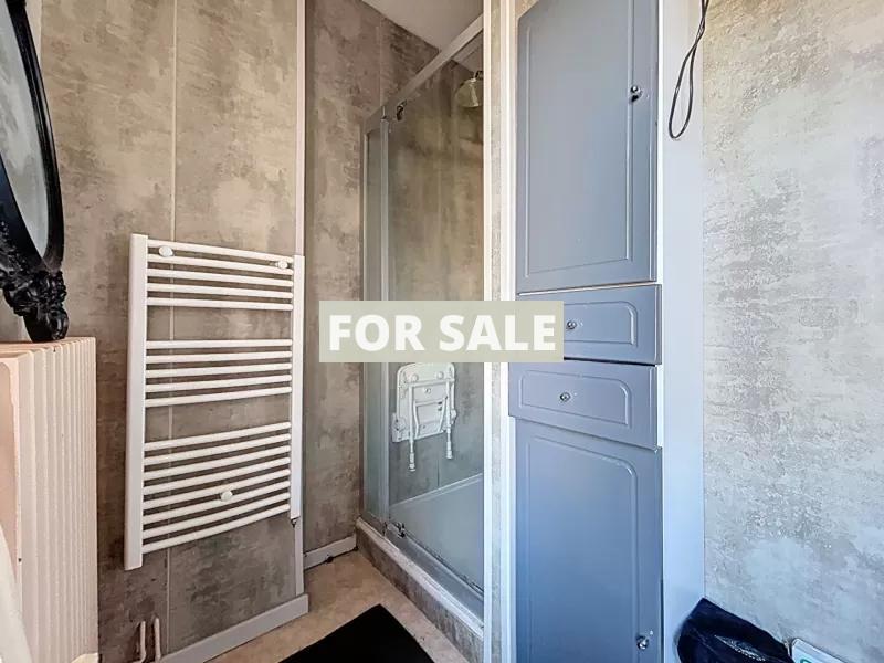 Traditional House with Garden