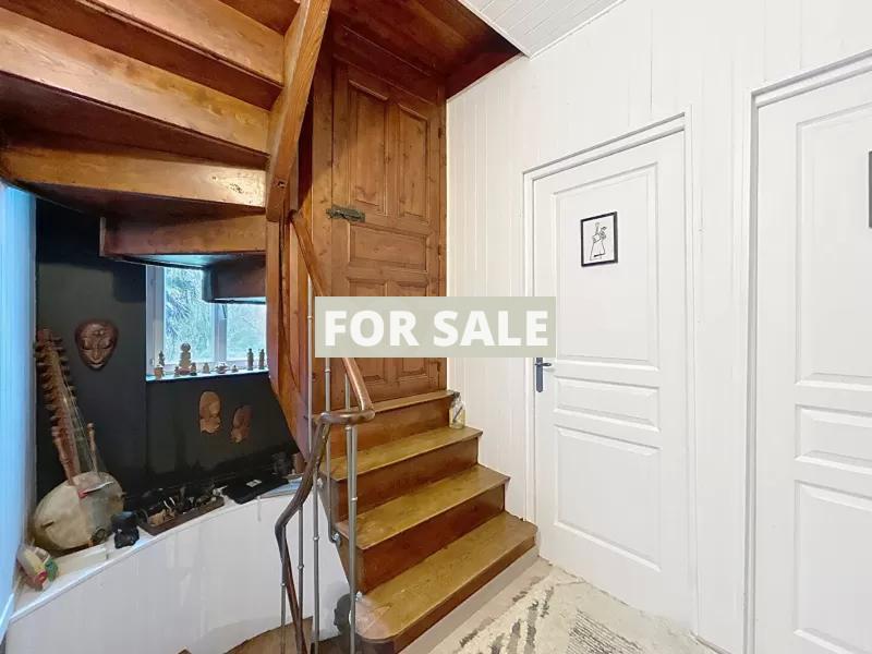 Traditional House with Garden