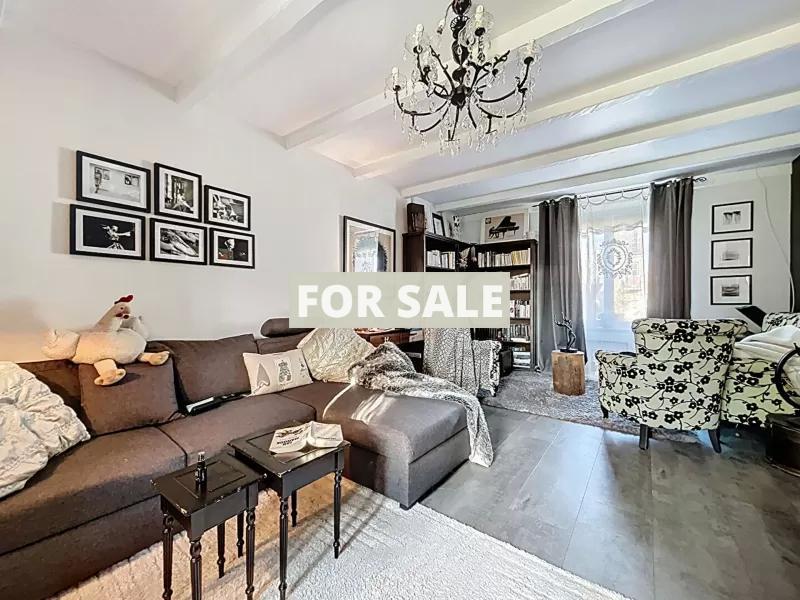 Traditional House with Garden