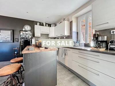 Traditional House with Garden