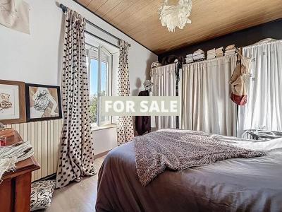 Traditional House with Garden