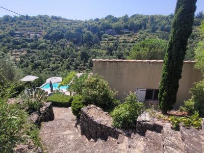 Superb Farmhouse, Terraced Plot with Pool