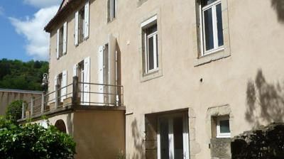 Large Maison De Maitre With 3 Separate Accomodations On A 550 M2 Plot With Garden And Terraces.