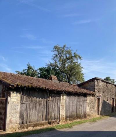 Stone House With Pool, Garden And Barn