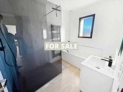 Stunning Contemporary House by the Coast