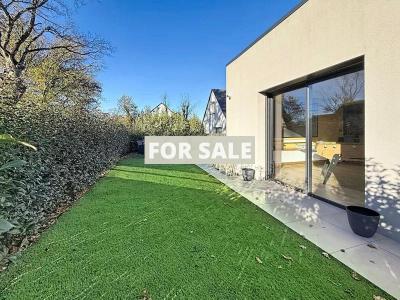 Stunning Contemporary House by the Coast