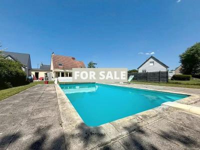Detached House with Swimming Pool