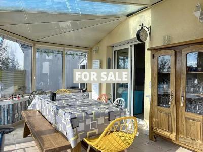 Detached House with Swimming Pool