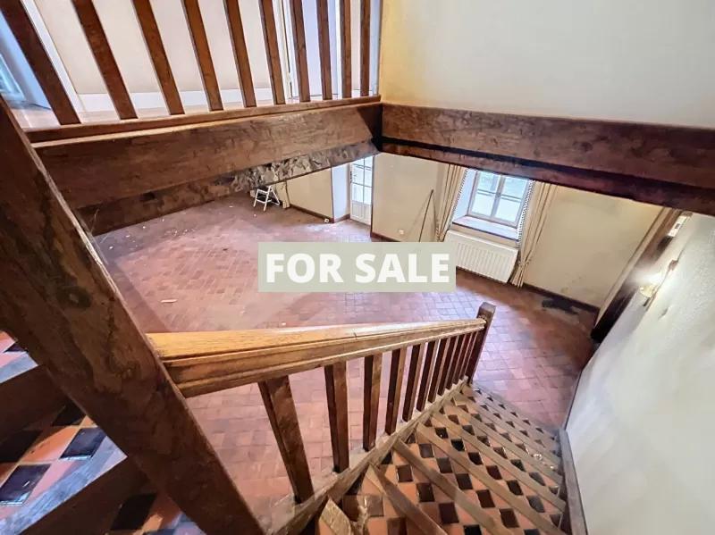 Detached Country House with Landscaped Garden