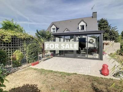 Detached House with Garden by the Coast