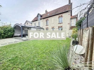 High Specification House with Garden