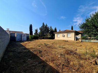 Single Storey Villa To Refresh With Garage