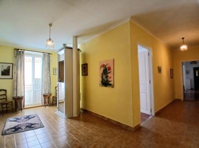 Charming Village House, Large Garage and Garden