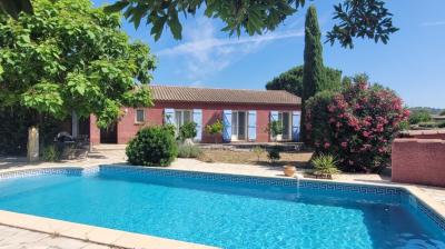 Detached Villa With Swimming Pool