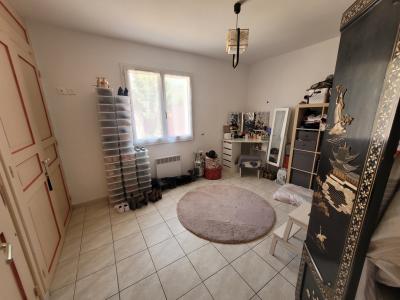 Detached Villa With Swimming Pool