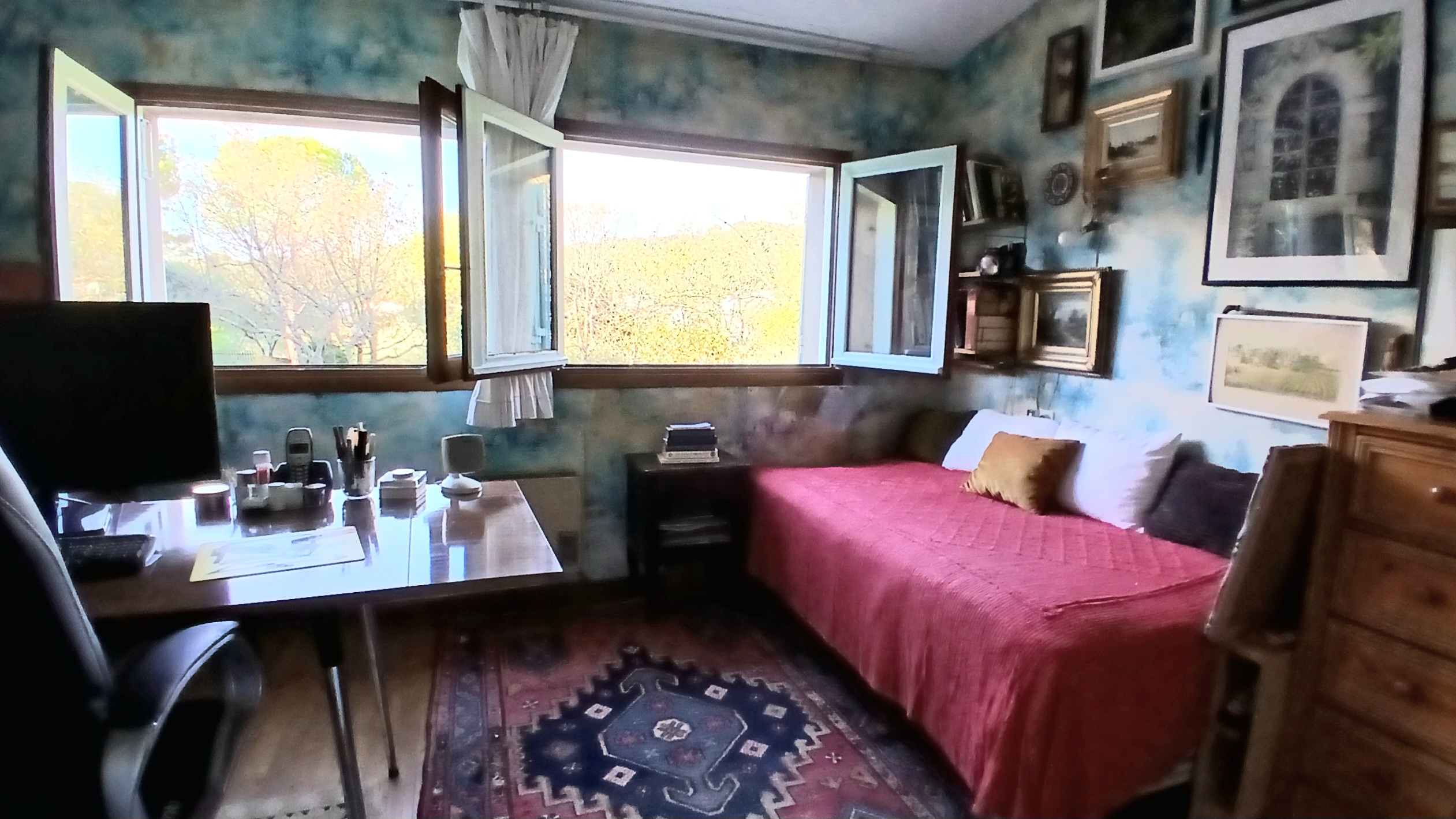 Detached House With Garage and Lovely Open View