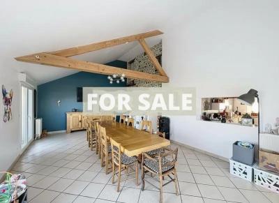 Detached House with Landscaped Garden