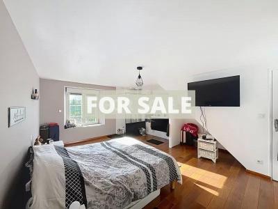 Detached House with Landscaped Garden