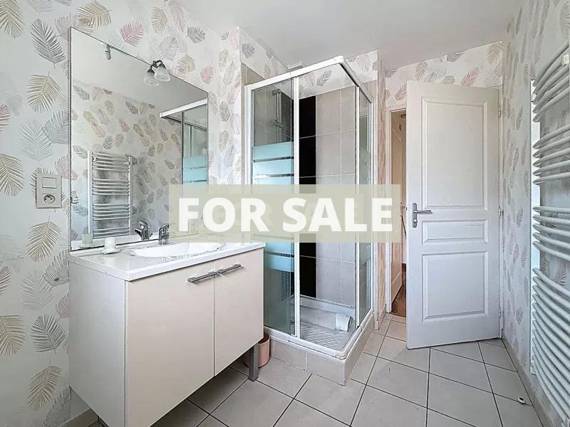 Contemporary Detached House in Coastal Location