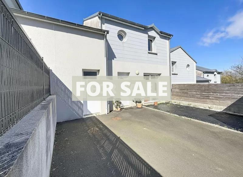 Contemporary Detached House in Coastal Location