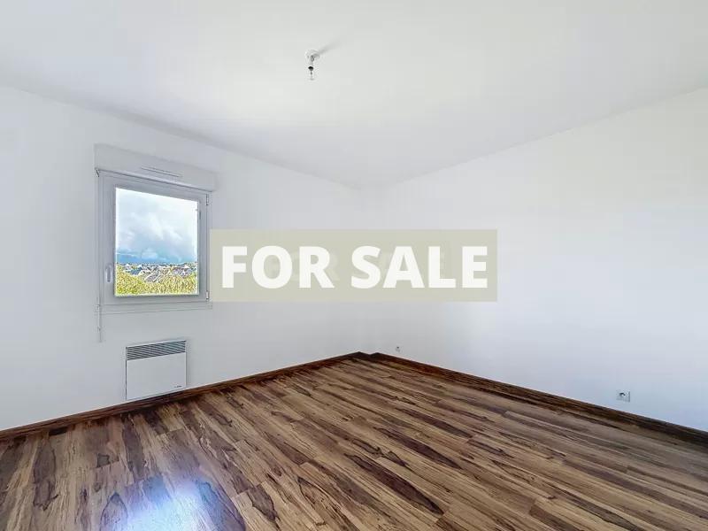 Contemporary Detached House in Coastal Location