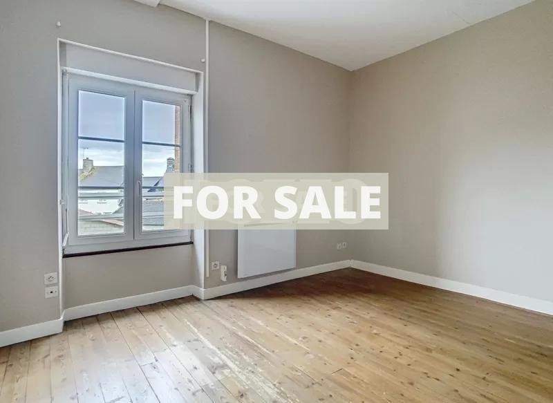 Town House with Neat Garden, Ideal Holiday Home