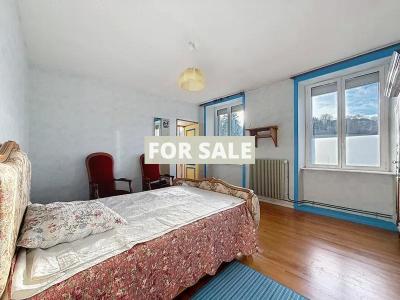 Detached House with Landscaped Garden