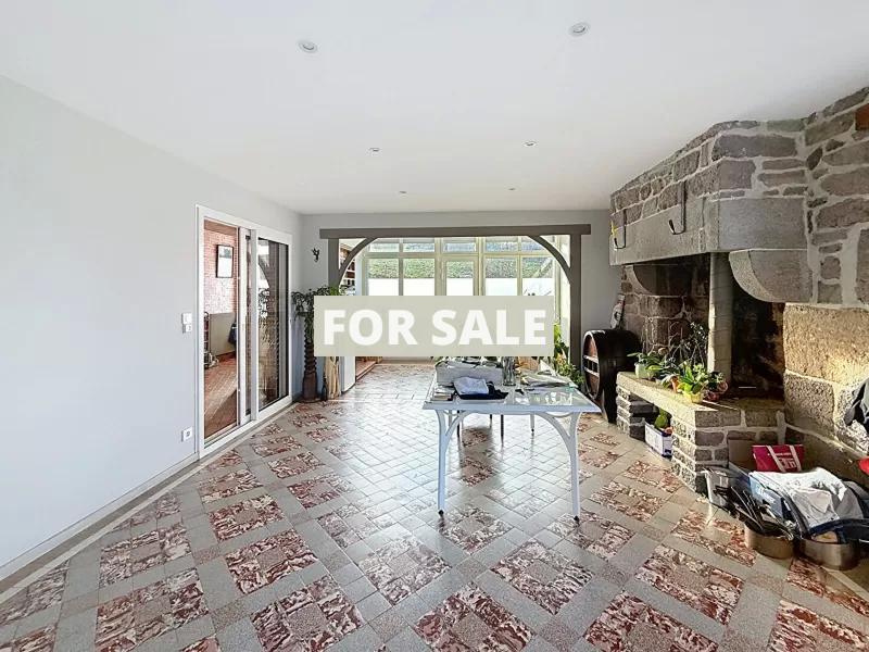 Detached House with Landscaped Garden