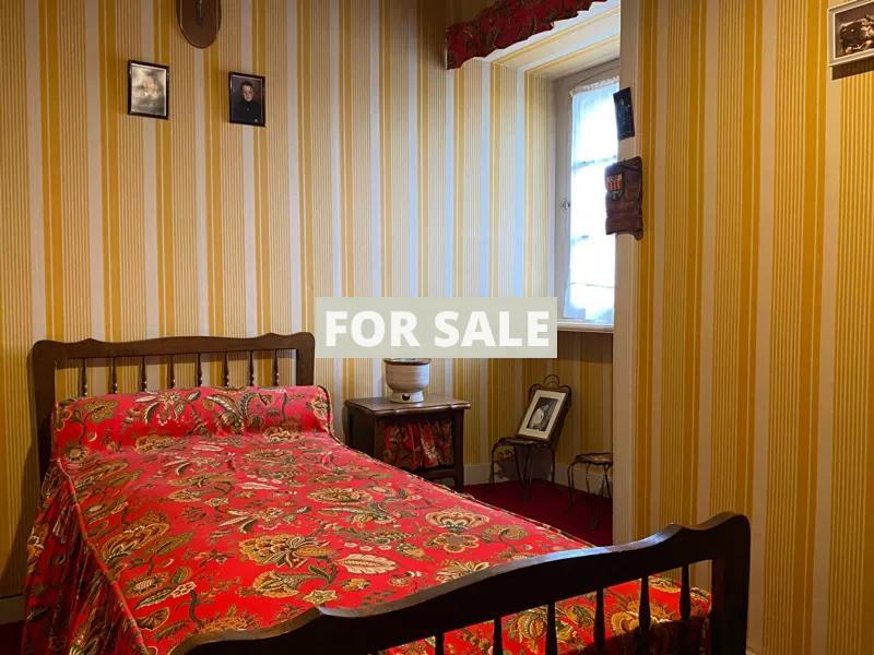 Detached House with Garden by the Coast