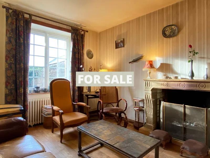 Detached House with Garden by the Coast