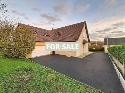 Detached House with Garden