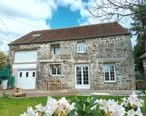 Detached Stone House with Lovely Garden