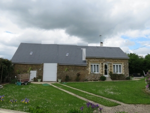 Detached Country House with Landscaped Garden