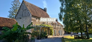 Detached Country House with Outbuilding