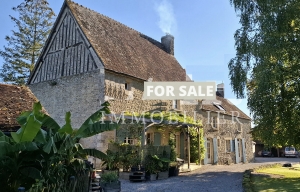 Detached Country House with Outbuilding