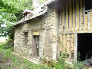 Detached Country House with Outbuilding