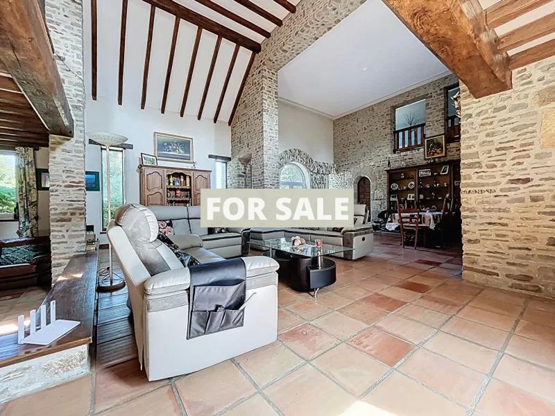 Huge Grand Country Property with Parkland Gardens and Lake