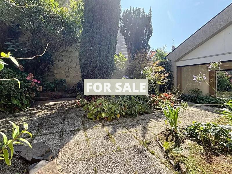 Beautiful and Large Property with Many Options