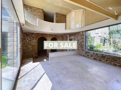 Beautiful and Large Property with Many Options