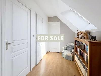 Detached House with Landscaped Garden