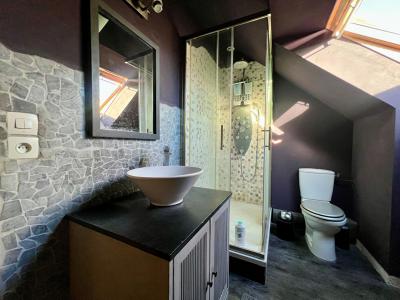 Detached House with Garden Close to the Coast