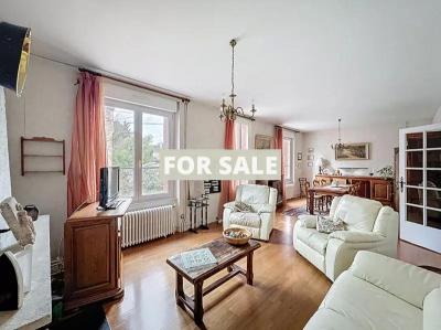 Detached House with Garden by the Coast