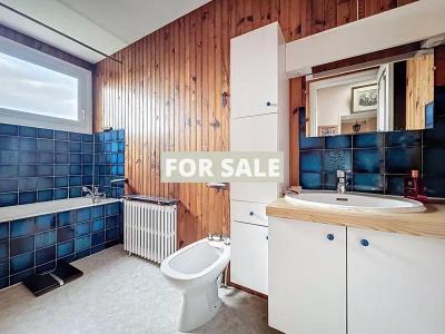 Detached House with Garden by the Coast