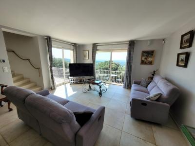 Exceptional Location For This Villa With 130 M2 Of Living Space On A 2746 M2 Plot.