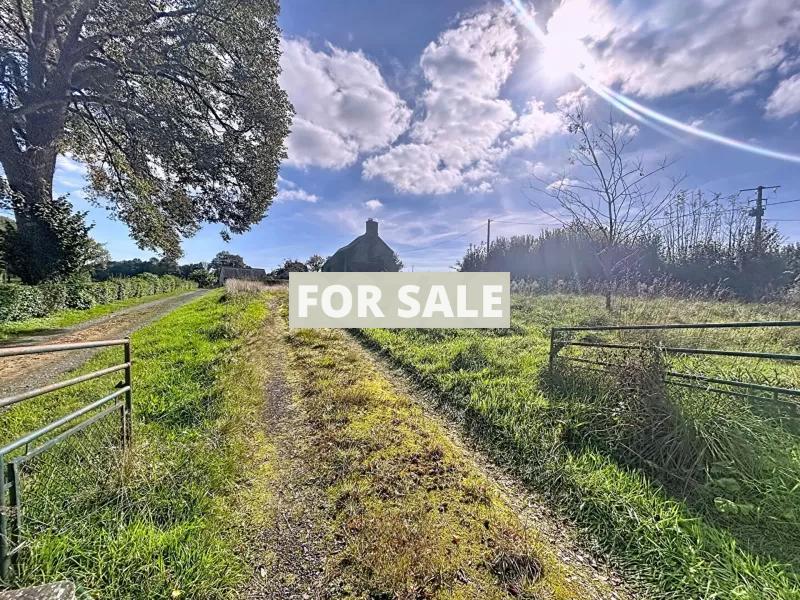 Detached Country House with Attached Barn