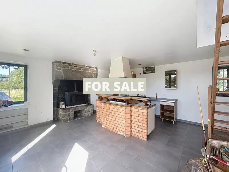 Detached Country House with Attached Barn