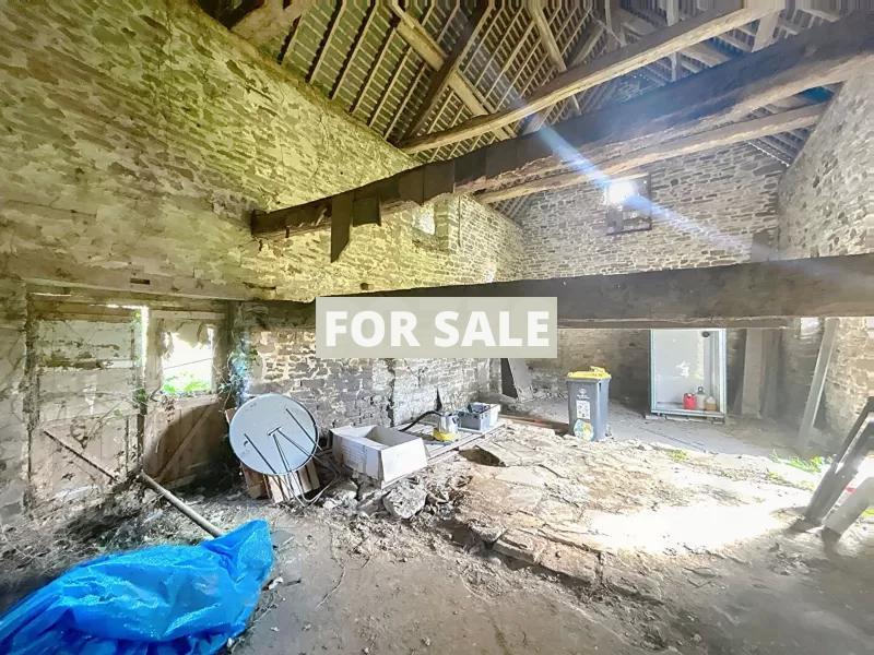 Detached Country House with Attached Barn
