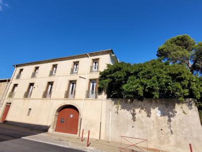 Elegant House With Swimming Pool And Views