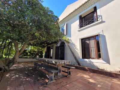 Elegant House With Swimming Pool And Views