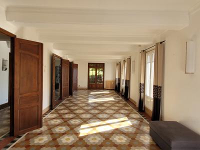 Elegant House With Swimming Pool And Views